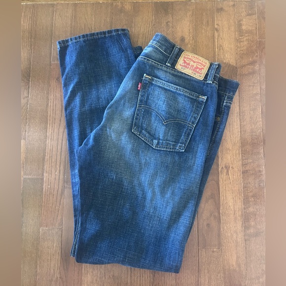 LIKE NEW Levi’s 513 38x34 - Picture 6 of 9